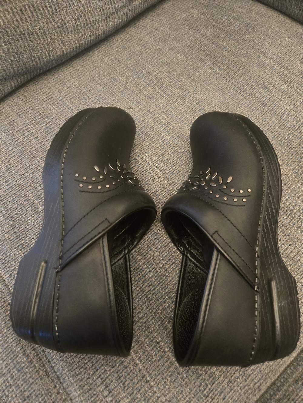 Dansko Black Oiled Metal Floral Patricia Professional Stapled Clogs Size 39 - Picture 5 of 10